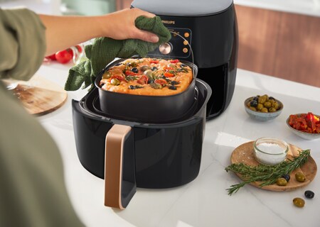 https://www.philips.com.om/c-dam/b2c/ar_SA/marketing-catalog/airfryer/baking-dish.jpg